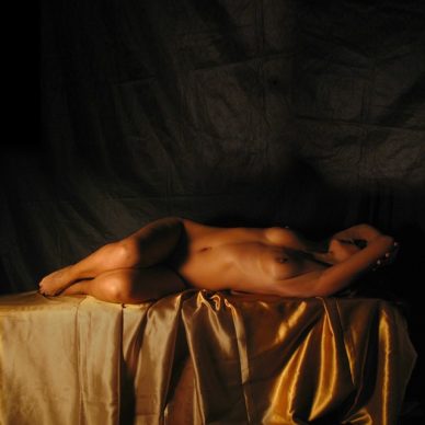 naked-woman-1988942_960_720